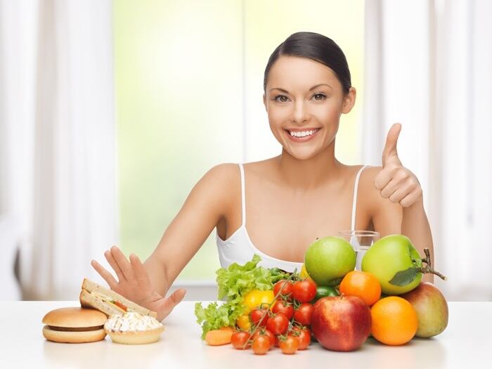 9. Programa HMR: reemplaza alimentos altos en calorías con frutas y verduras. Foto: Adobe