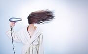 No te preocupes por el secador de cabello, muchos hoteles básicos lo ofrecen. Foto: Pixabay