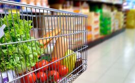 5. Dieta vegana: se basa en el consumo de frutas, verduras, granos enteros, nueces, semillas y legumbres. Foto: Adobe